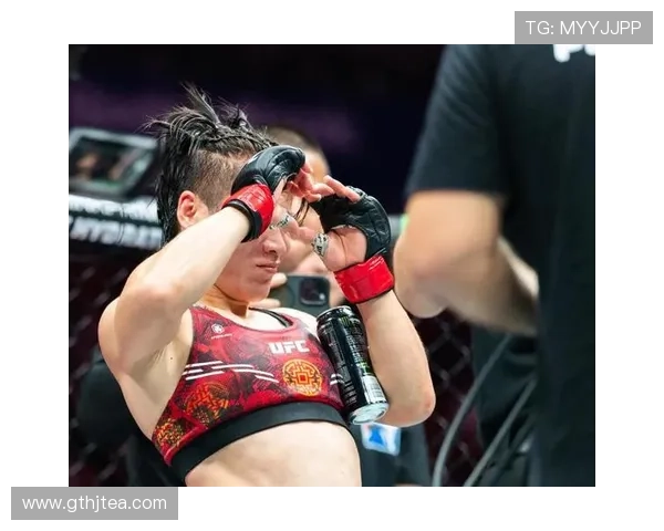 张伟丽UFC300成功卫冕金腰带再创辉煌成就中国 MMA历史新篇章 张伟丽UFC300成功卫冕金腰带再创辉煌成就中国 MMA历史新篇章